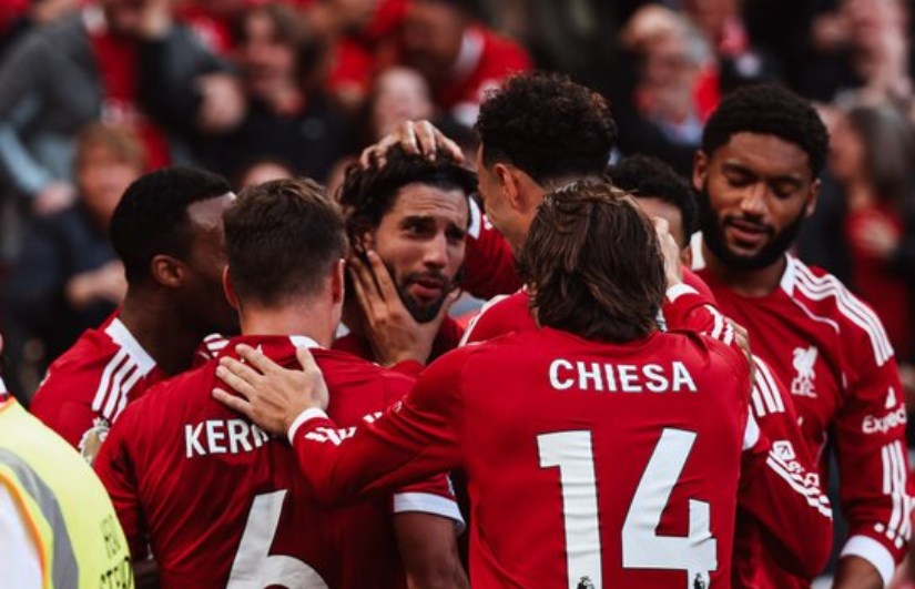 ليفربول في صدارة الدوري الإنجليزي ليفربول في صدارة الدوري الإنجليزي
