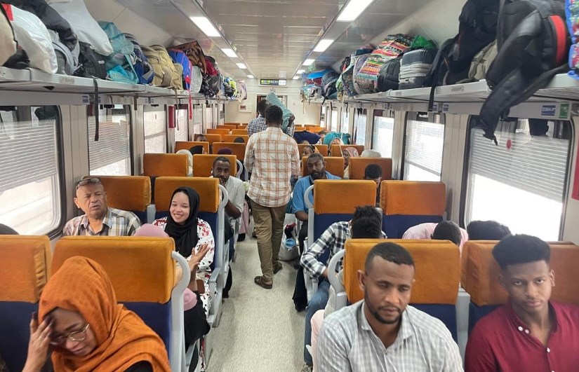 رحلة القطار المخصص للعودة الطوعية للسودانيين رحلة القطار المخصص للعودة الطوعية للسودانيين