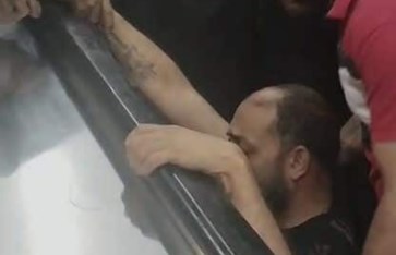 سقوط كرسي متحرك على سلم كهربائي بمحطة مترو مسرة سقوط كرسي متحرك على سلم كهربائي بمحطة مترو مسرة