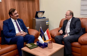 رئيسا الدواء المصري والباكستاني 