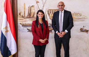 وزيرا للتعليم والتخطيط  وزيرا للتعليم والتخطيط