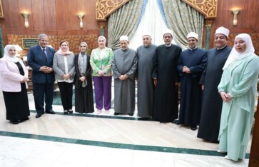 خلال اللقاء خلال اللقاء