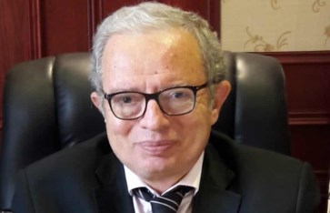 الدكتور حسين عيسى  الدكتور حسين عيسى