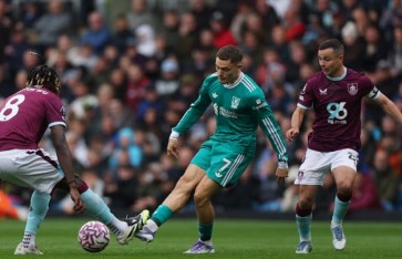 ليفربول وبيرنلي  ليفربول وبيرنلي