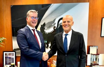 وزير البترول خلال اللقاء  وزير البترول خلال اللقاء