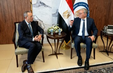 وزير البترول خلال اللقاء  وزير البترول خلال اللقاء