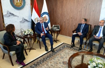 وزير البترول خلال اللقاء وزير البترول خلال اللقاء