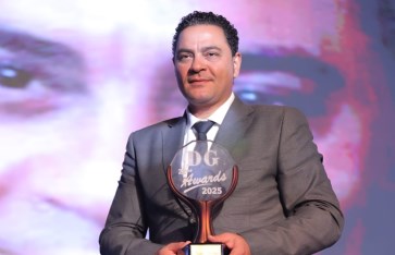 الشاعر نادر عبد الله 