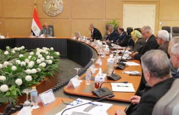 اجتماع وزير الكهرباء باللجنة الاستراتيجية لمتابعة الآداء اجتماع وزير الكهرباء باللجنة الاستراتيجية لمتابعة الآداء