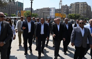 جولة رئيس الوزراء بحديقة الأزبكية جولة رئيس الوزراء بحديقة الأزبكية