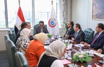اجتماع وزير الصحة مع رئيس الجهاز المركزى للتنظيم والإدارة اجتماع وزير الصحة مع رئيس الجهاز المركزى للتنظيم والإدارة