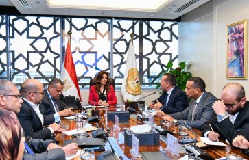 اجتمع لبحث مستجدات مشروع تطوير مدينة دهب اجتمع لبحث مستجدات مشروع تطوير مدينة دهب