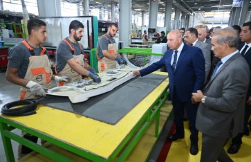 وزير الصناعة يفتتح خط إنتاج جديد لتصنيع الأتوبيسات وزير الصناعة يفتتح خط إنتاج جديد لتصنيع الأتوبيسات