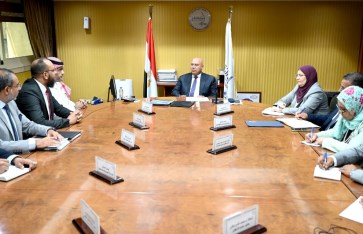 اجتماع وزير الصناعة مع مستثمرين سعوديين اجتماع وزير الصناعة مع مستثمرين سعوديين