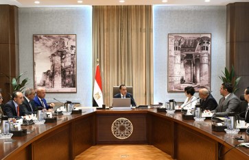 اجتماع رئيس الوزراء مع وفد شركة BYD Auto العالمية اجتماع رئيس الوزراء مع وفد شركة BYD Auto العالمية