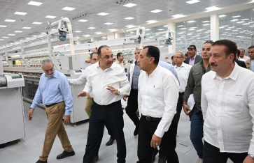 تفقد رئيس الوزراء للمصنع تفقد رئيس الوزراء للمصنع