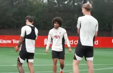 كريم أحمد يشارك في تدريبات ليفربول كريم أحمد يشارك في تدريبات ليفربول