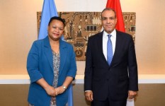 وزير الخارجية والسفيرة ماري أنطوانيت