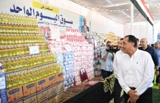 الدكتور مصطفى مدبولي يتفقد سوق اليوم الواحد بأشمون