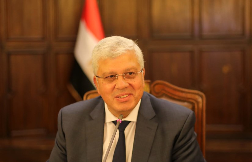 د. أيمن عاشور وزير التعليم العالي والبحث العلمي د. أيمن عاشور وزير التعليم العالي والبحث العلمي
