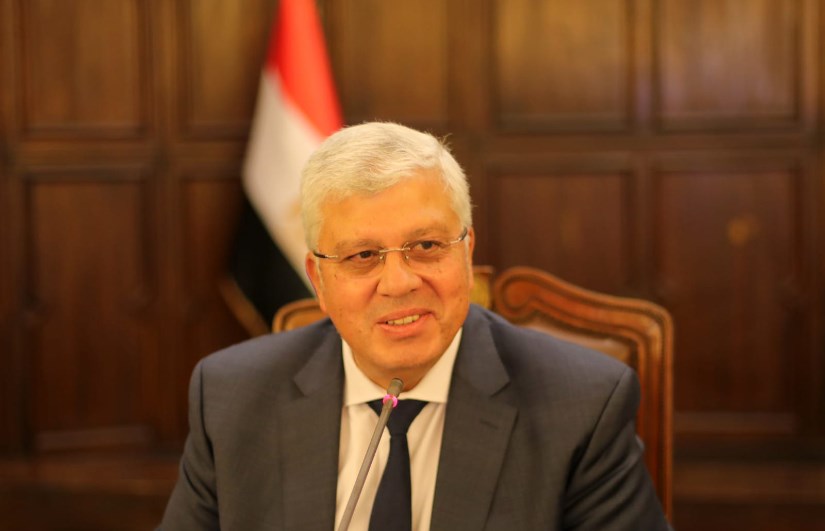 د. أيمن عاشور وزير التعليم العالي والبحث العلمي د. أيمن عاشور وزير التعليم العالي والبحث العلمي