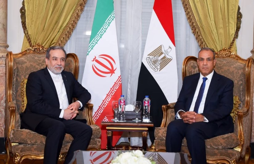 وزير الخارجية ونظيره الإيراني وزير الخارجية ونظيره الإيراني