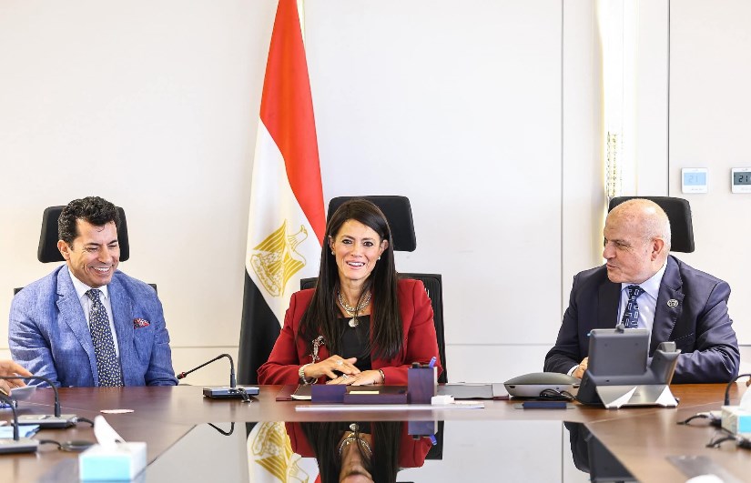 وزيرة التخطيط - وزير الشباب والرياضة - رئيس هيئة النيابة الإدارية  وزيرة التخطيط - وزير الشباب والرياضة - رئيس هيئة النيابة الإدارية