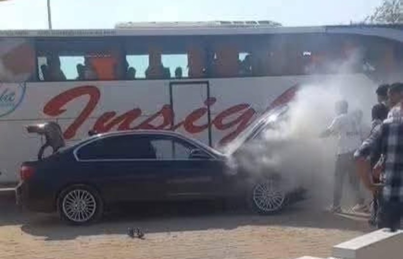 حريق سيارة الإعلامي أحمد شوبير حريق سيارة الإعلامي أحمد شوبير