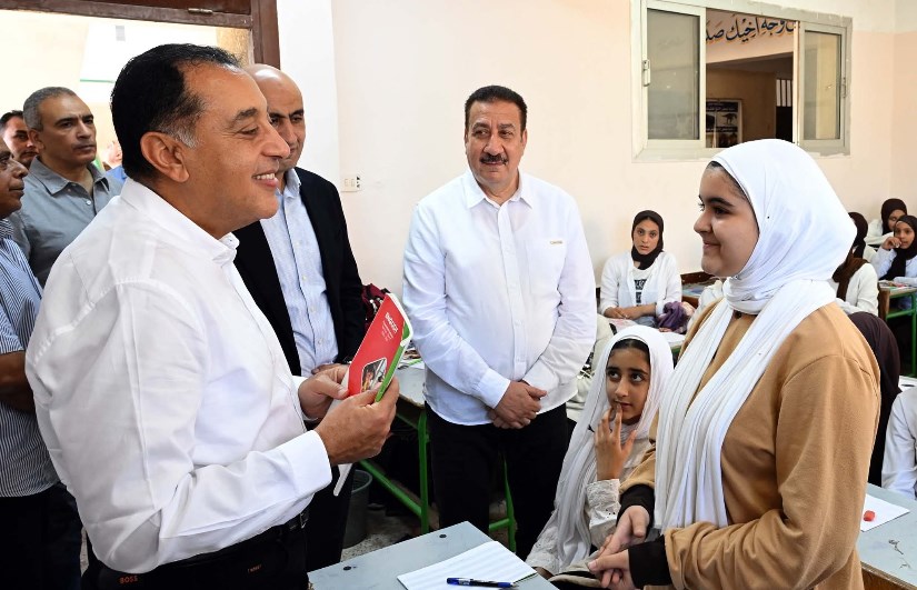 مدبولي يتفقد مدرسة فاطمة الزهراء الإعدادية للبنات بأشمون مدبولي يتفقد مدرسة فاطمة الزهراء الإعدادية للبنات بأشمون