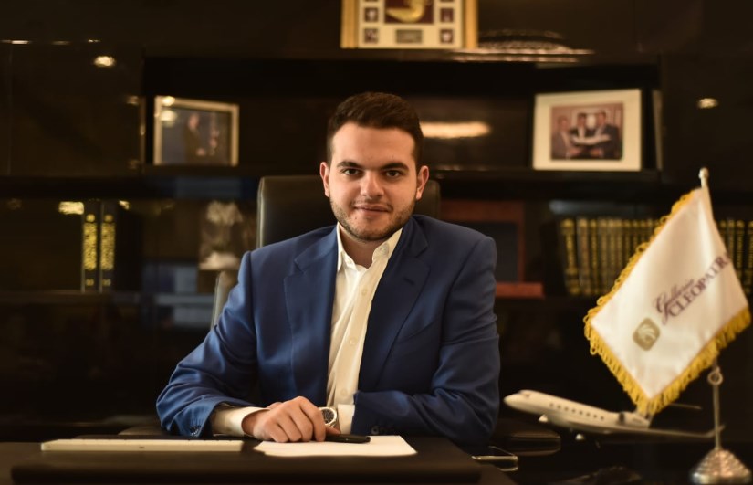 طارق أبو العينين طارق أبو العينين