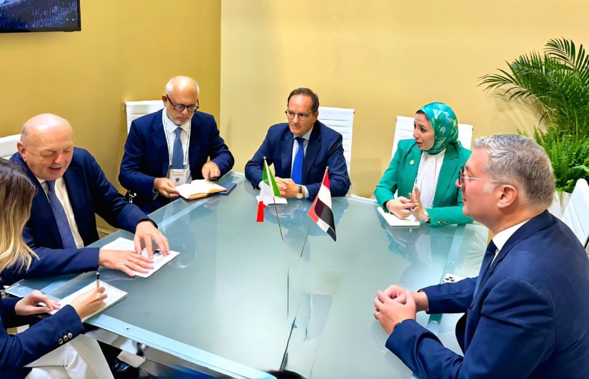 وزير البترول خلال اللقاء وزير البترول خلال اللقاء