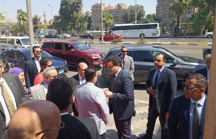 الدكتور أحمد فؤاد هنو الدكتور أحمد فؤاد هنو