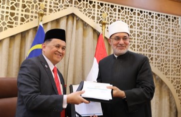 دكتور نظير عياد خلال اللقاء