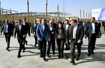 جولة رئيس الوزراء بمنطقة السخنة الصناعية