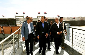 جولة رئيس الوزراء بموقف المنيا العمومى