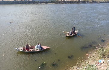 البحث عن طفل غريق بالبحيرة 