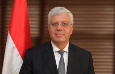 د. أيمن عاشور وزير التعليم العالي والبحث العلمي 