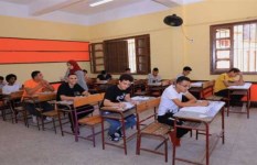 طلاب الصف الأول الإعدادي 