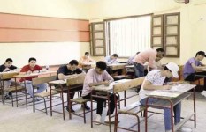 طلاب الصف الثاني الثانوي 