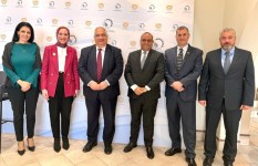 وفد وزارة البترول خلال اللقاء 