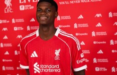 نداي لاعبا لصالح ليفربول 