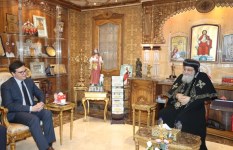 قداسة البابا تواضروس الثاني والدكتور أحمد فؤاد هنو 