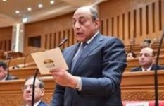النائب الوزير محمد عباس حلمي رئيس اللجنة