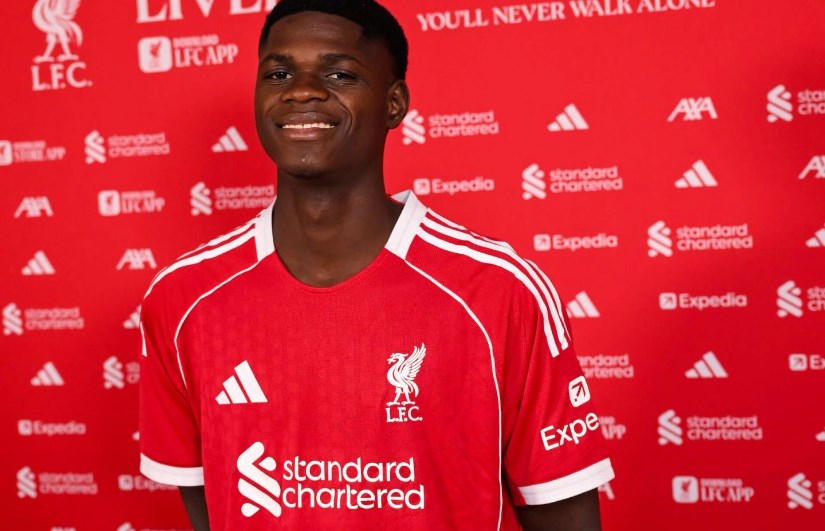 نداي لاعبا لصالح ليفربول 