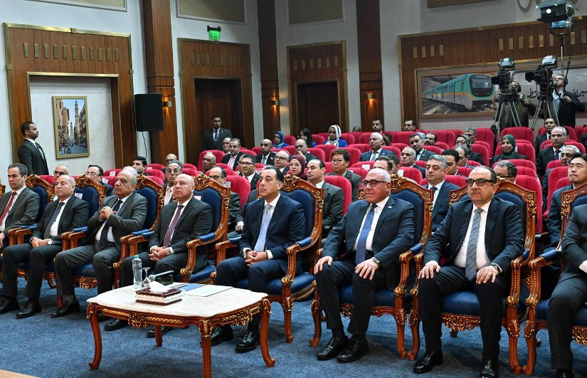 رئيس الوزراء يتفقد تطوير مصنع سيماف