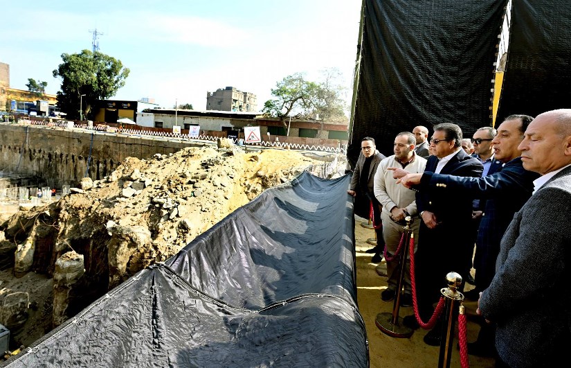 رئيس الوزراء يتفقد الإنشاءات فى مستشفى بولاق أبو العلا