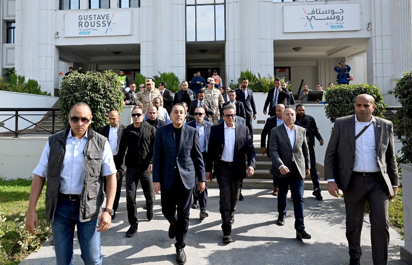 رئيس الوزراء يتفقد مستشفى هرمل