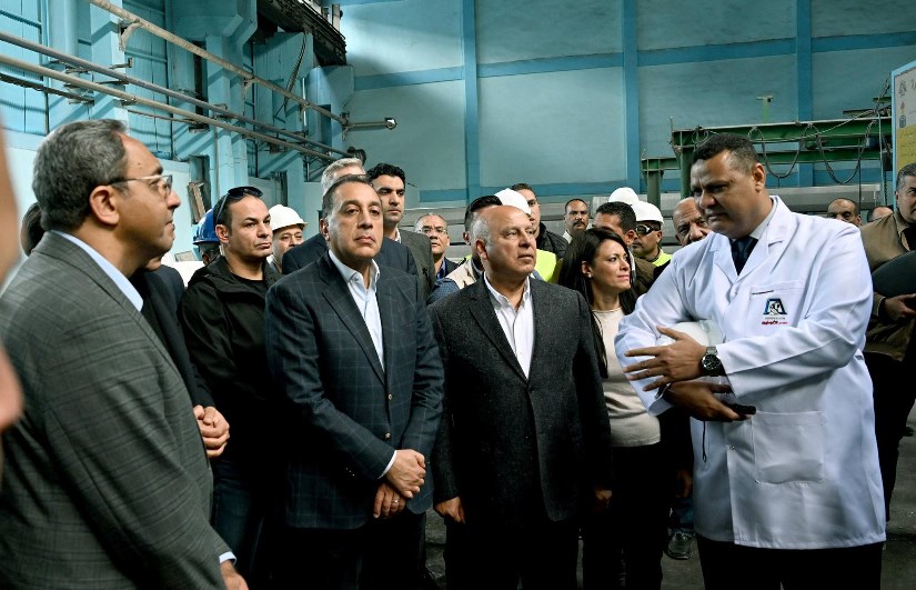جولة رئيس الوزراء بشركة مصر للألومنيوم