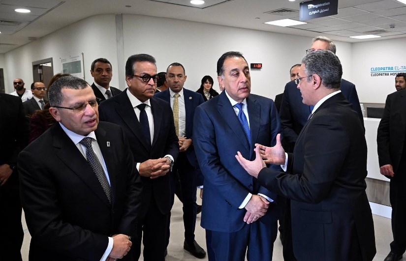 جولة رئيس الوزراء فى مستشفى كليوباترا التجمع (سكاي)