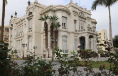 جامعة عين شمس